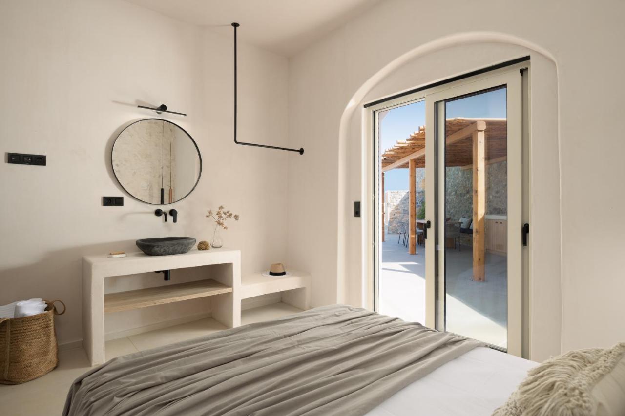 Isla Beach House, A Timeless Retreat, By Thinkvilla Damnoni Exterior photo