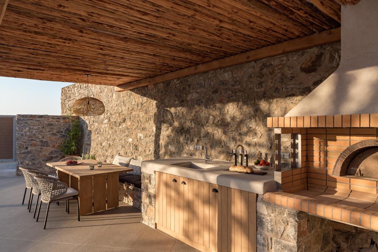 Isla Beach House, A Timeless Retreat, By Thinkvilla Damnoni Exterior photo