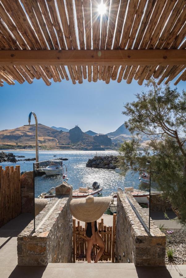 Isla Beach House, A Timeless Retreat, By Thinkvilla Damnoni Exterior photo