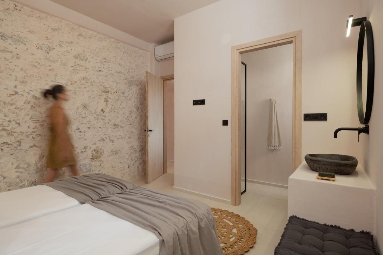 Isla Beach House, A Timeless Retreat, By Thinkvilla Damnoni Exterior photo