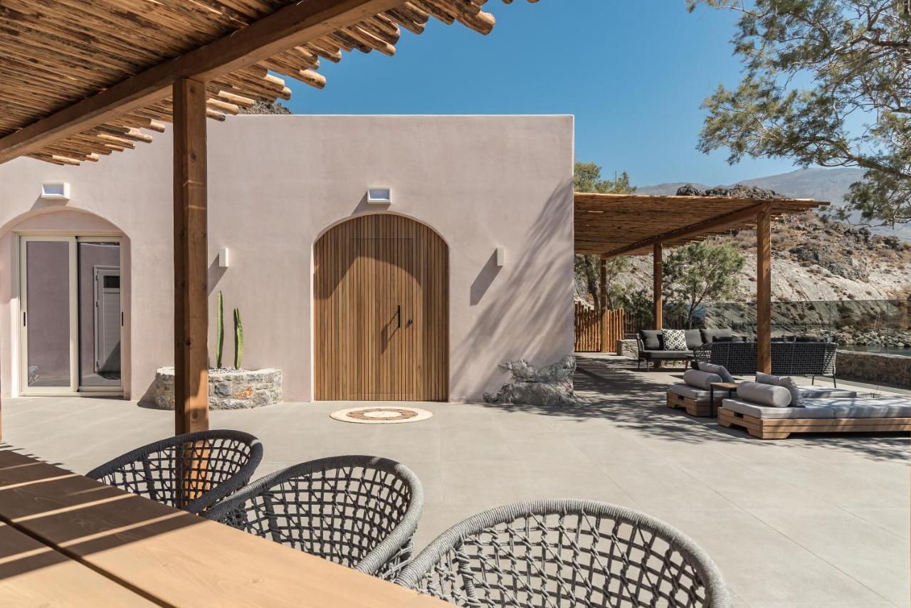 Isla Beach House, A Timeless Retreat, By Thinkvilla Damnoni Exterior photo