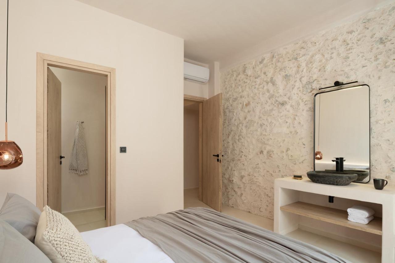 Isla Beach House, A Timeless Retreat, By Thinkvilla Damnoni Exterior photo