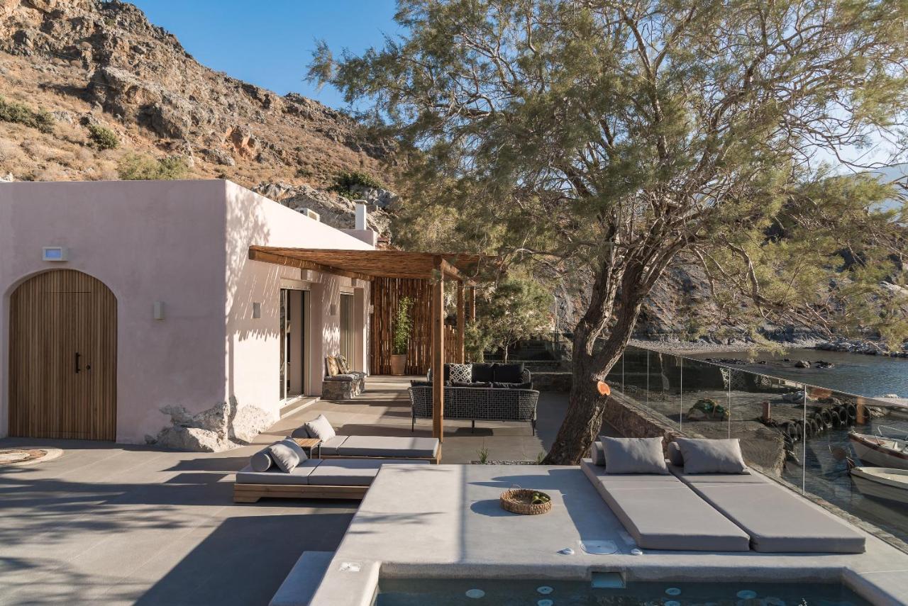 Isla Beach House, A Timeless Retreat, By Thinkvilla Damnoni Exterior photo